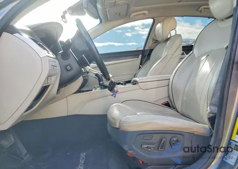 2015 Hyundai Genesis 3.8L z USA, uszkodzony, nr VIN KMHGN4JE5FU076683